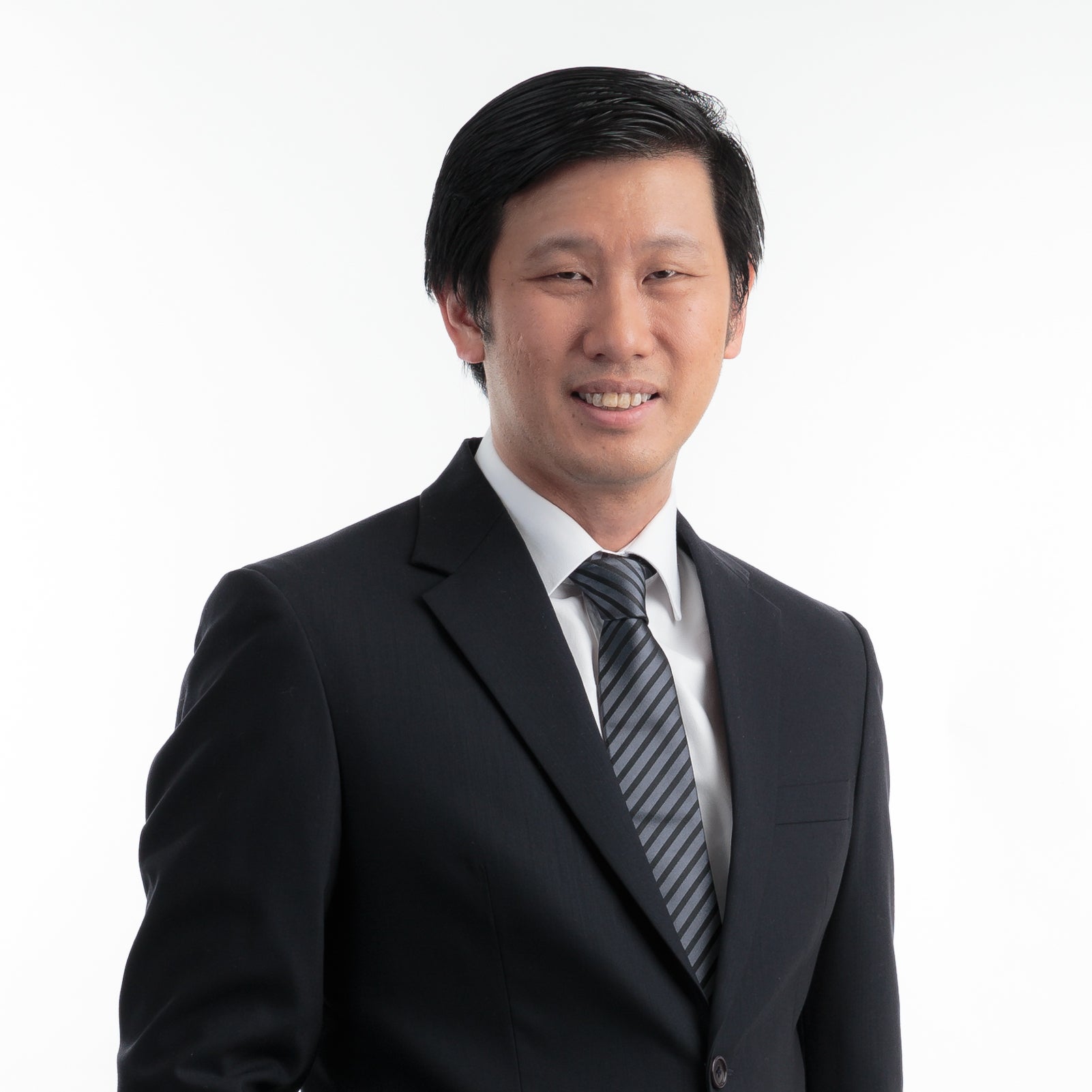 Bernard Leong formal