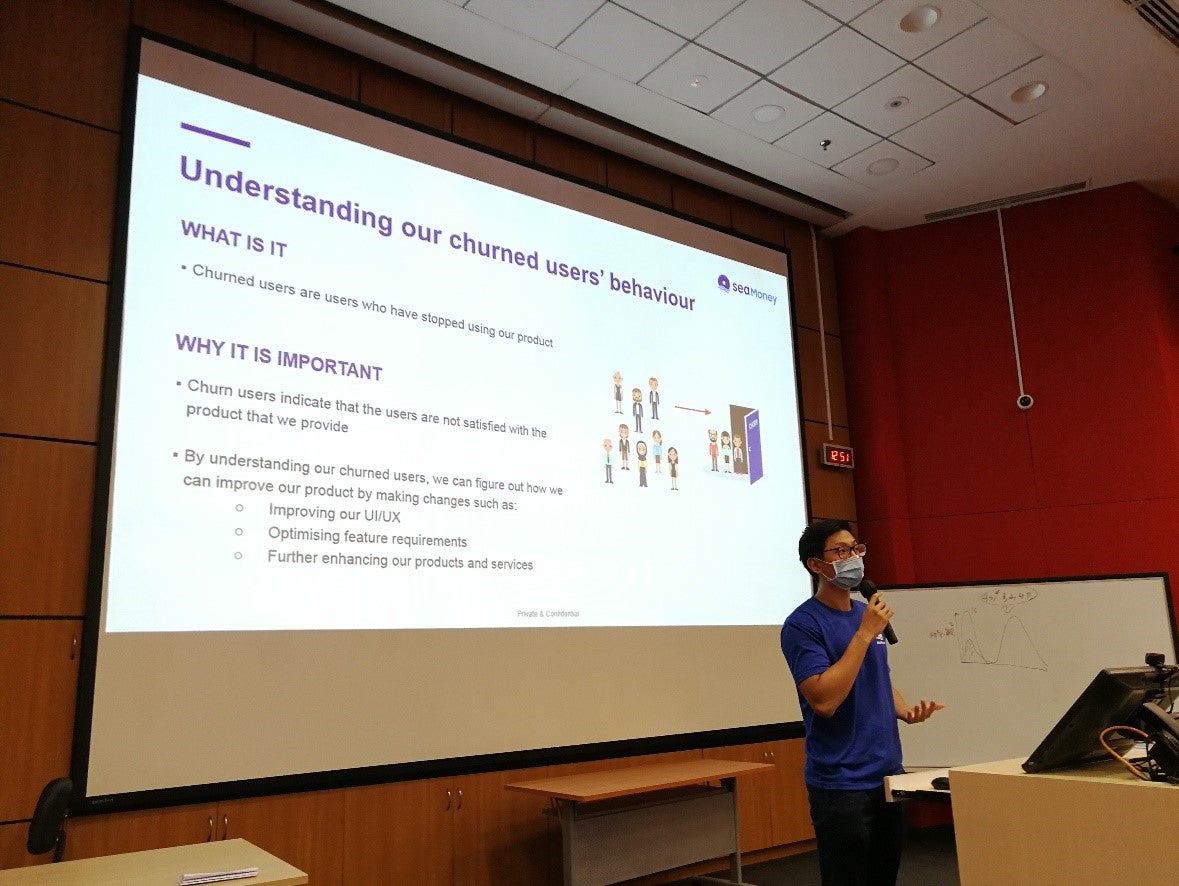 Louis Lim (Class of 2019, Faculty of Science) presenting his data science project at SeaMoney’s Retail Finance unit
