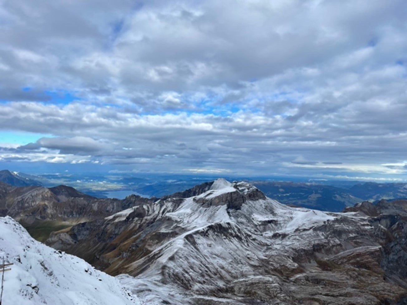Breath-taking 360 views of the mountains from a observation deck located 2970m above sea-level in Schilthorn, Switzerland