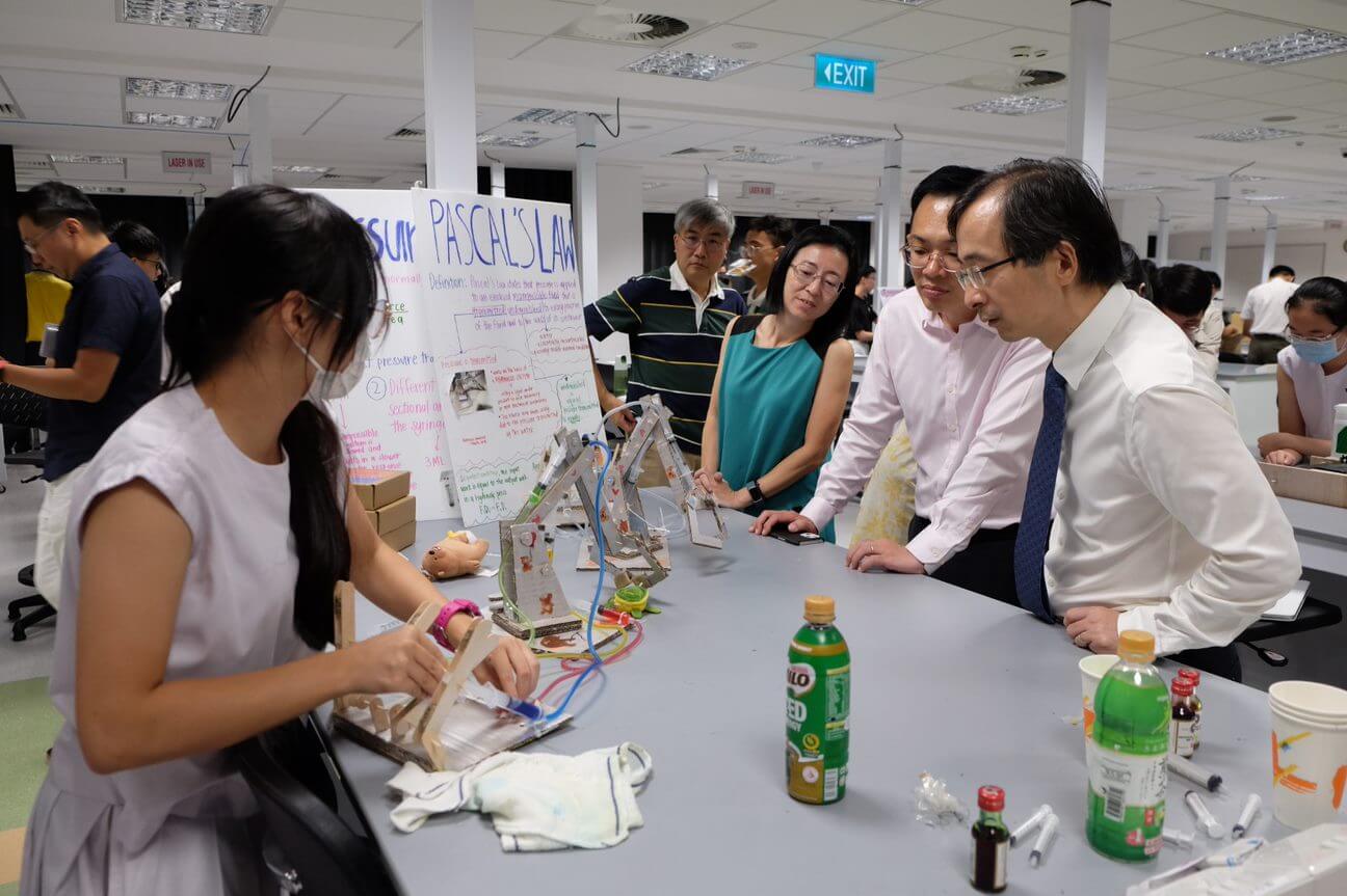 Illustratum hallway competition