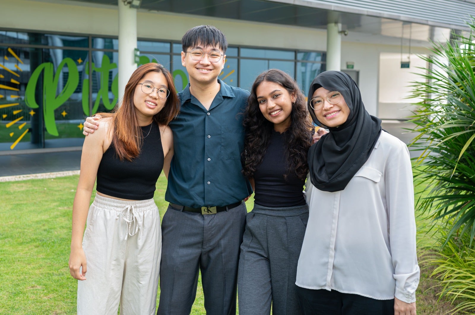 From left: Charmaine Neo (Major in Life Sciences), Sky Wong (Major in Psychology), Tavisha Jain (Major in Economics, Minor in Data Analytics) and Yasmeen Tan Bte Omar (Major in Life Sciences, Minors in Biophysics, Forensic Science and Psychology)